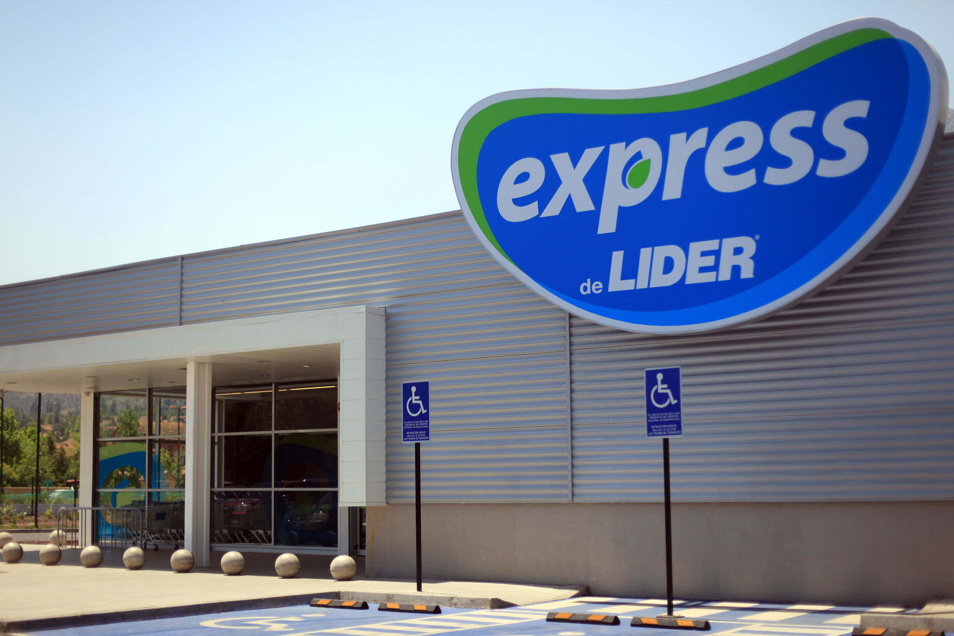 Outside view of an Express de Lider store in Chile